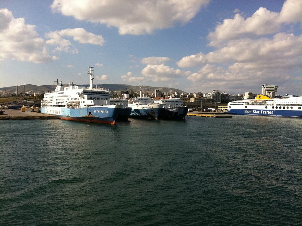 Furtuni devastatoare în Grecia: Ferry-urile anulată din cauza vânturilor puternice Grecia a fost cuprinsă sâmbătă de furtuni violente care au dus la anularea mai multor curse de feribot