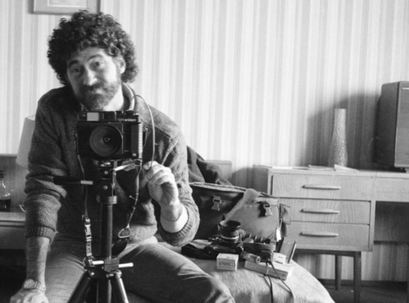 Radu Jude și Adrian Cioflâncă, doi dintre cei mai remarcabili cineaști români, reușesc din nou să pună România pe harta festivalurilor internaționale