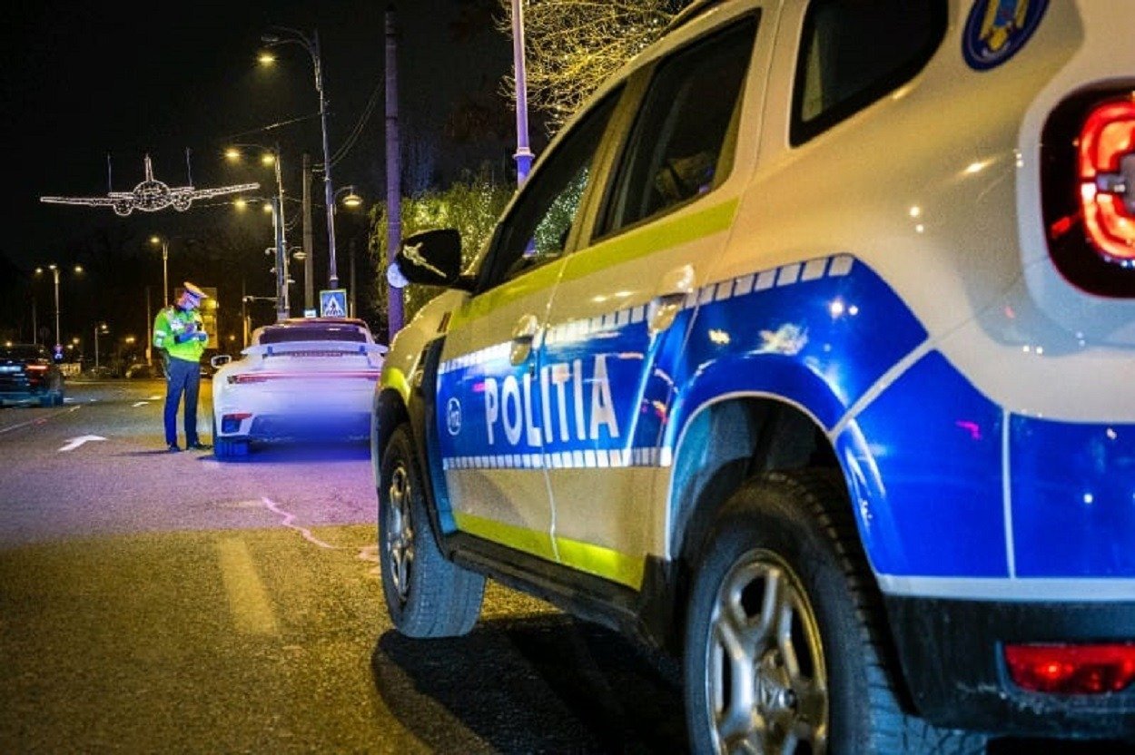 Accident grav pe Şoseaua Olteniţei din Bucureşti: un tânăr de 21 de ani rănit după ce a fost lovit pe trecerea de pietoni Un incident rutier soldat cu vătămarea unui tânăr de 21 de ani a avut loc duminică seară pe Şoseaua Olteniţei din Capitală, atrăgând din nou atenţia asupra pericolului pe care îl reprezintă agresivitatea și neatenția în trafic