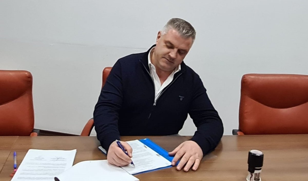 Petrecere fastuoasă de majorat la înălțime pentru fiul primarului din Buftea, Gheorghe Pistol, care a stârnit controverse din cauza costurilor generous, estimate la aproape 100.000 de euro