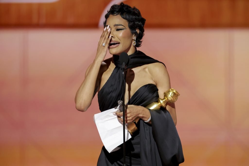 Emoții și Premiere la cea de-a 83-a Gală a Globurilor de Aur Cea de-a 83-a ediție a Globurilor de Aur a adus în prim-plan o serie de actori debutanți, care au reușit să impresioneze publicul cu performanțele lor