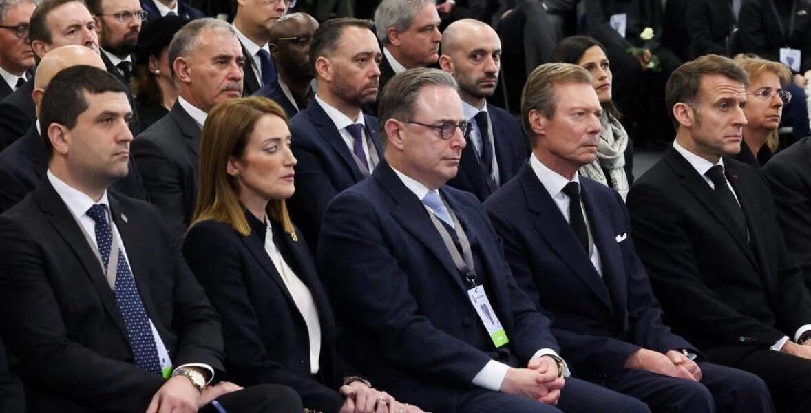 Radu-Miruta-comemorare-victime-Crans-Montana-e1768153434259.jpg - StiriAlese