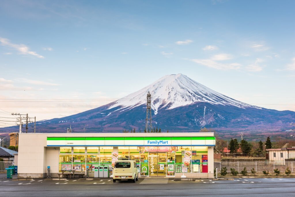 Un grup de turiști fascinați a avut ocazia, recent, să pătrundă în inima unei comori culturale din Japonia, într-o vizită care le-a rămas memorabilă