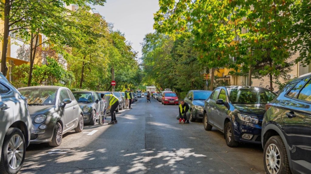 Primăria Sectorului 2 a raportat ridicarea a peste 1.000 de mașini din domeniul public într-un interval scurt, depășind astfel numărul total de autovehicule ridicate în ultimii trei ani