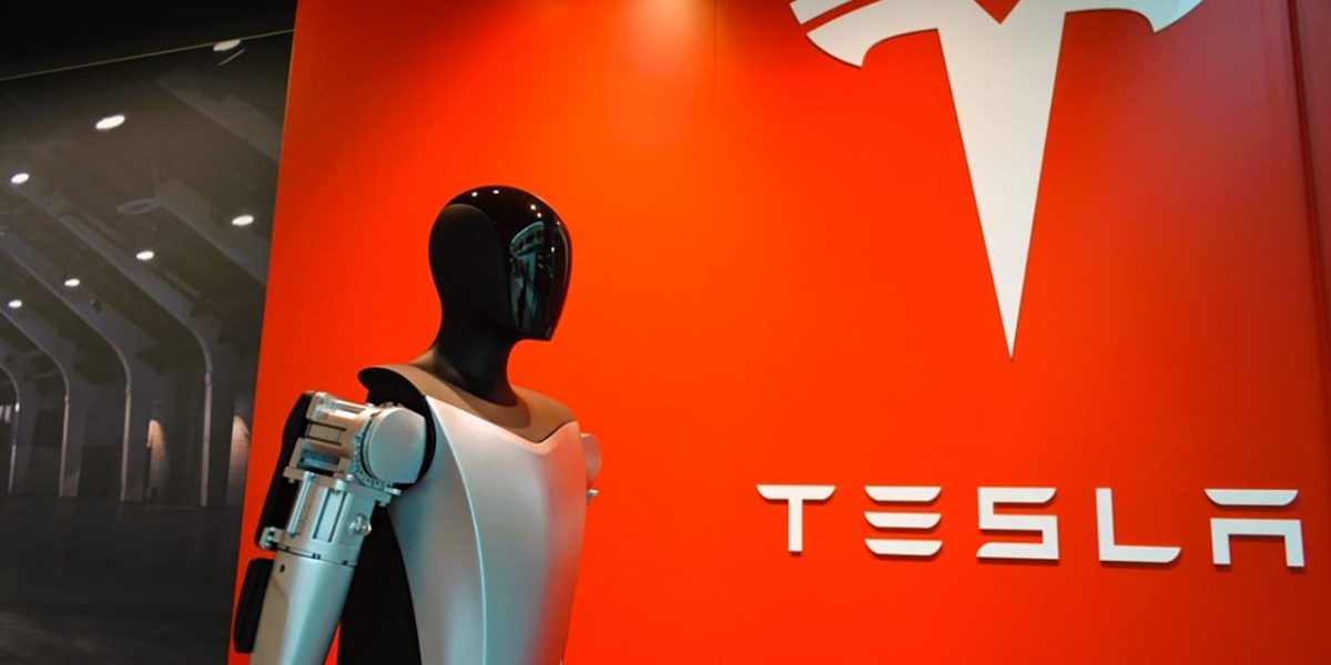 Tesla-Optimus-humanoid.jpg - StiriAlese