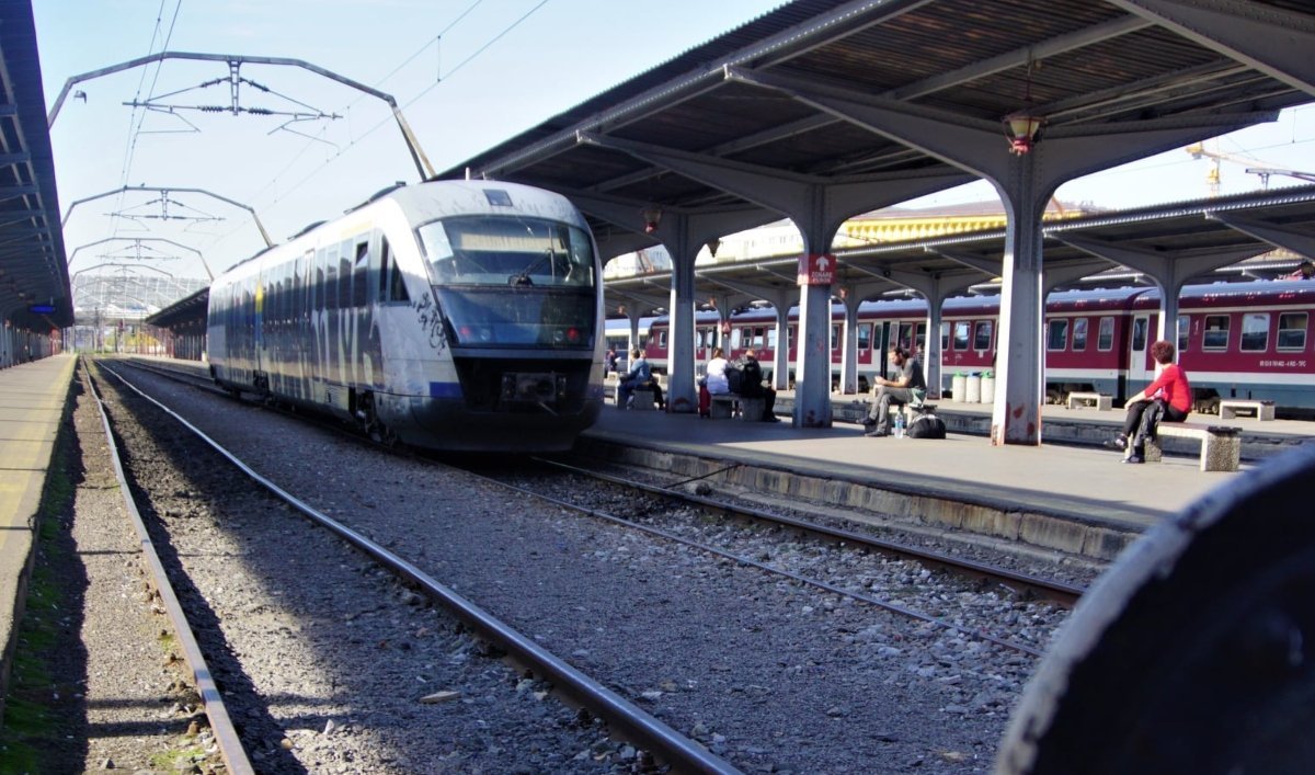 Un tren de pasageri care circula pe ruta Vatra Dornei – București Nord s-a confruntat cu o întârziere record, ajungând cu peste șase ore întârziere în Gara de Nord