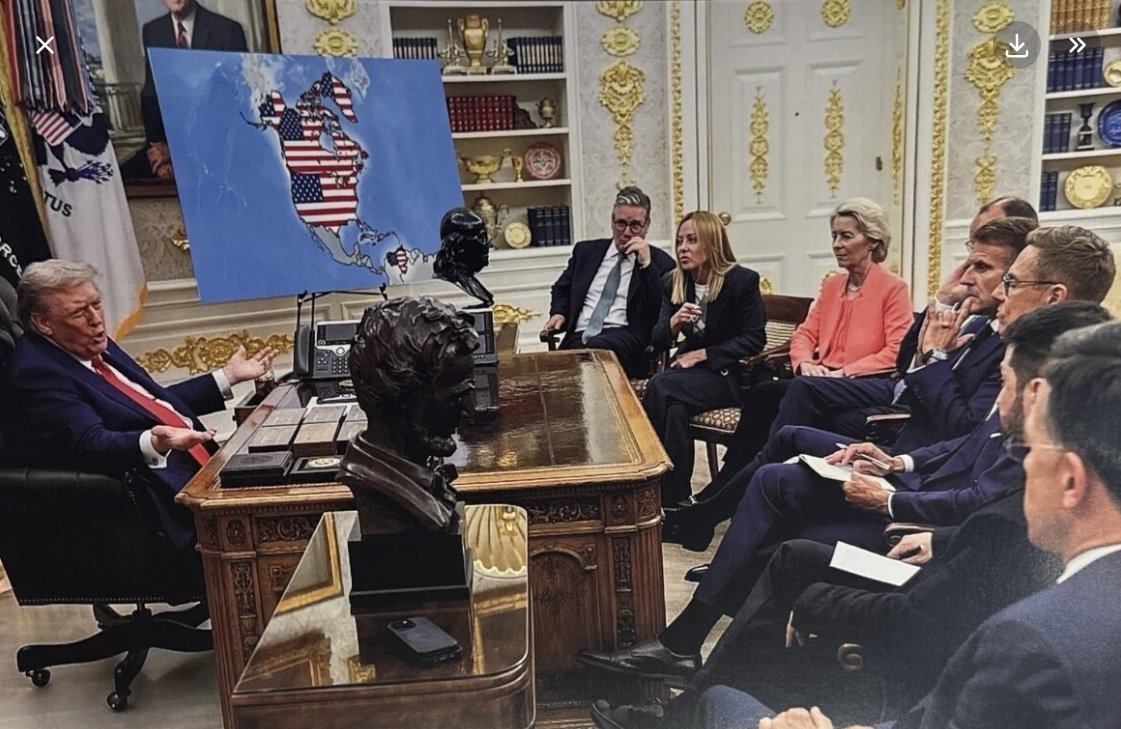Donald Trump a distribuit o fotografie editată digital, stârnind controverse și întrebări privind aziul politic al fostului președinte american Președintele Donald Trump a reaprins discuțiile despre poziționarea geopolitică și abordarea sa față de spațiul nord-american și european după ce a postat pe platformele sale sociale o fotografie modificată digital, care pare să arate o hartă a Americii de Nord și de Sud, în care Groenlanda, Canada și Venezuela sunt incluse în teritoriul Statelor Unite
