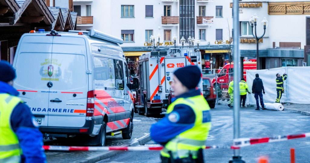 Un român de 18 ani, identificat printre victimele din incendiul care a devastat barul elvețian Le Constellation. Anunțul MAE