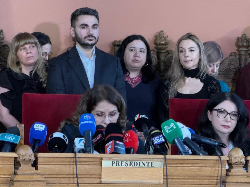 Favoare suspectă: Dosare pe 31 decembrie având termen de judecată record pentru început de an Un fenomen în atenția publicului și a sistemului judiciar din România iese în evidență în ultimele zile: modul în care unele dosare sunt programate pentru judecată în condiții aparent privilegiate, ridicând semne de întrebare privind imparțialitatea și transparența actului de justiție