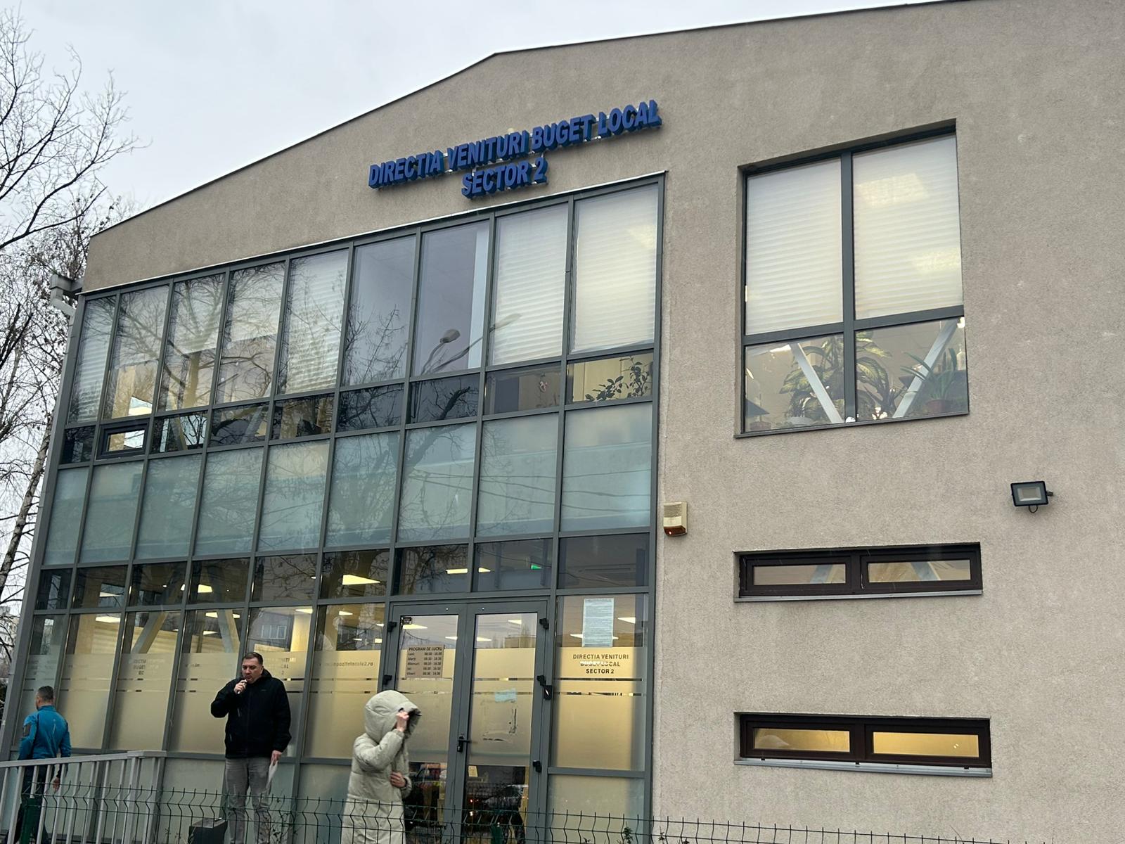 Prima zi de plată a impozitelor pentru anul 2026 în Sectorul 2 al Capitalei s-a desfășurat într-un mod neașteptat de calm, contrar așteptărilor privind o potențială aglomerație sau panică