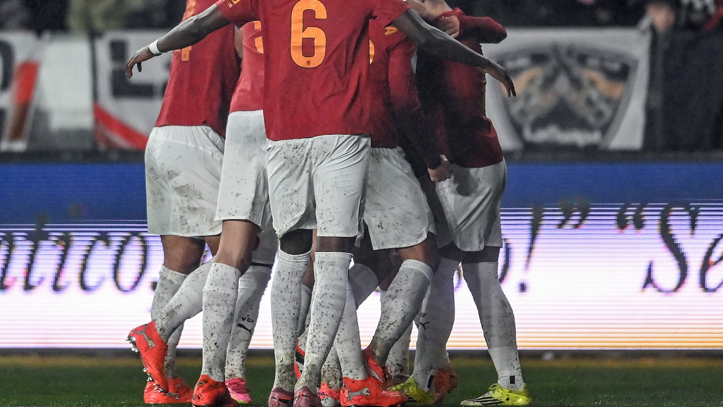 Valencia domină în Cupa Regelui: victorie clară în fața Burgosului Valencia a reușit o victorie concludentă în optimile de finală ale Cupei Regelui, învingând echipa de liga secundă, Burgos, cu 2-0