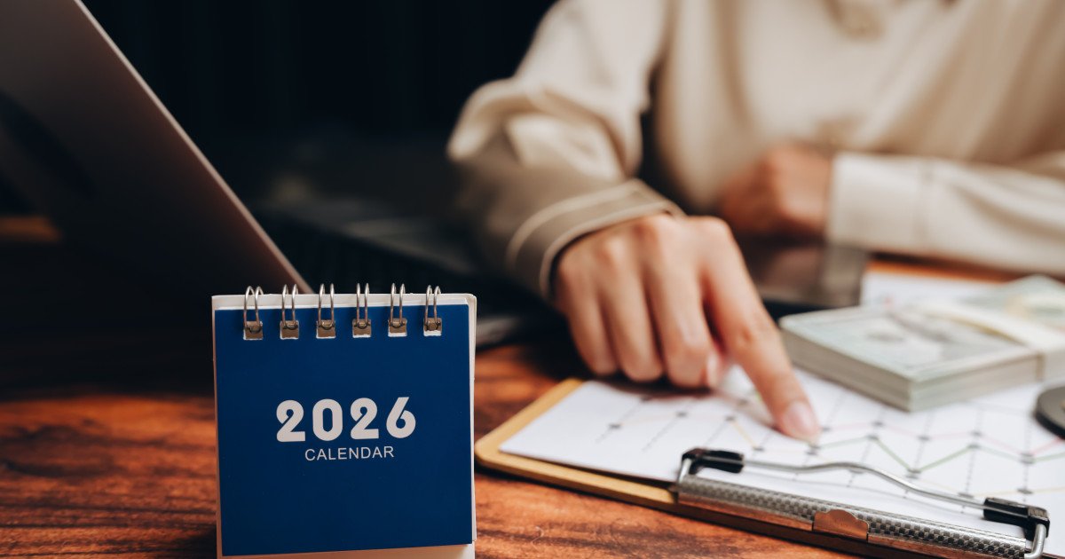 Românii vor avea 17 zile libere legale în 2026, cu cinci zile nelucrătoare în ianuarie În 2026, românii se vor bucura de un număr semnificativ de zile libere legale, totalizând 17, dintre care 12 sunt zile lucrătoare