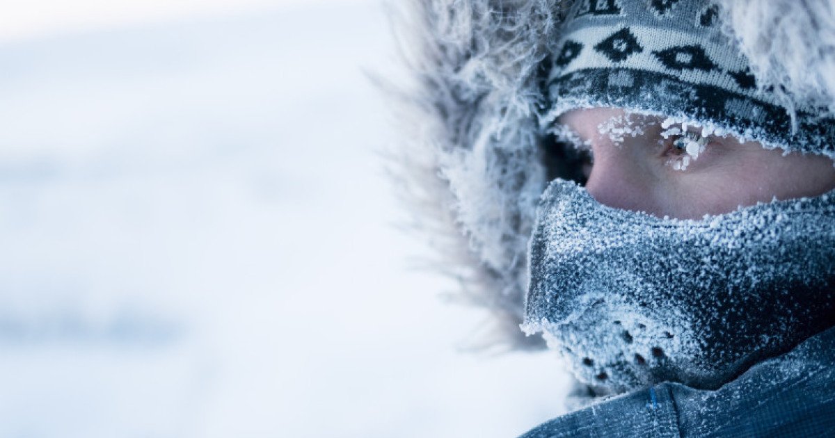 Frig extrem în România: temperaturi record și efecte vizibile România se află sub influența unui val de frig siberian, cu temperaturi care au coborât sub -21 de grade Celsius, în special în timpul nopții și dimineții