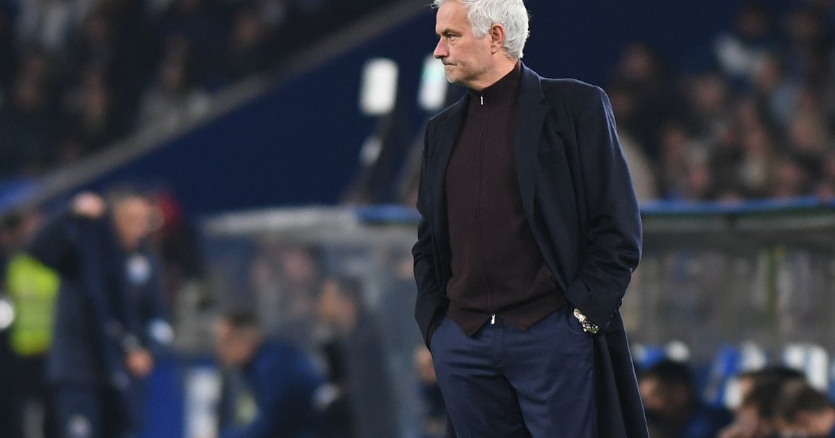 Benfica Strălucește în Liga Campionilor: Un Nou Pas Spre Glorie Benfica a obținut o victorie impresionantă în fața echipei Napoli, scor 2-0, într-un meci intens care a avut loc pe teren propriu, în cadrul etapei a treia a grupelor Ligii Campionilor
