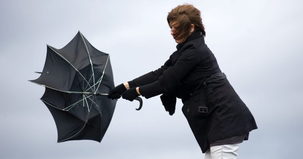 Avertizare Meteorologică: Cod Galben de Vreme Rea în 20 de Județe Administrația Națională de Meteorologie a emis o atenționare de cod galben, vineri, în care anunță intensificări ale vântului și precipitații semnificative în mai multe regiuni ale țării