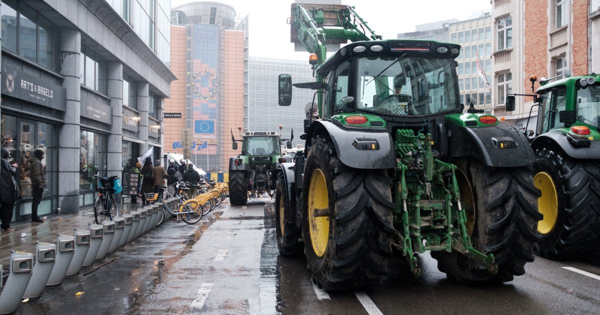 Tratatul UE-Mercosur: Scenariile și Controversele din România Semnarea Tratatului de Asociere între Uniunea Europeană și Mercosur a generat tensiuni semnificative atât în rândul politicienilor, cât și în societatea civilă din România