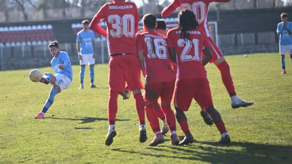 Conturarea primului abandon oficial în Liga 2 Se profilează o situație alarmantă în cadrul Ligii 2, cea de-a doua divizie fotbalistică românească, cu primul abandon oficial al unui club