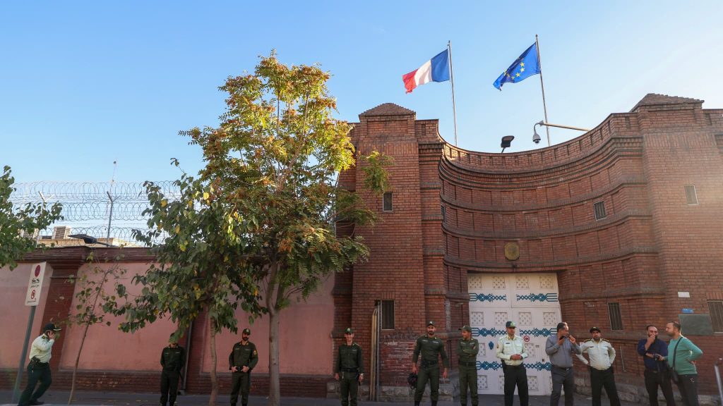 Ambasada Franței din Iran și-a redus prezența diplomatică în contextul tensiunilor crescânde din țară