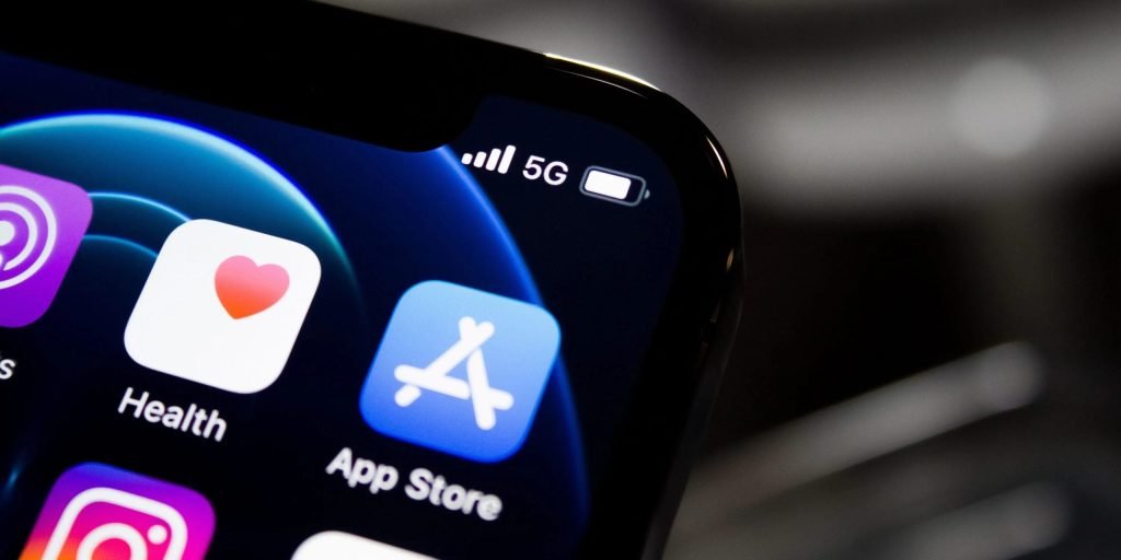 Apple pregătește o schimbare majoră în modul în care utilizatorii descoperă aplicațiile în App Store, o mutare care va avea implicații semnificative atât pentru consumatori, cât și pentru dezvoltatori