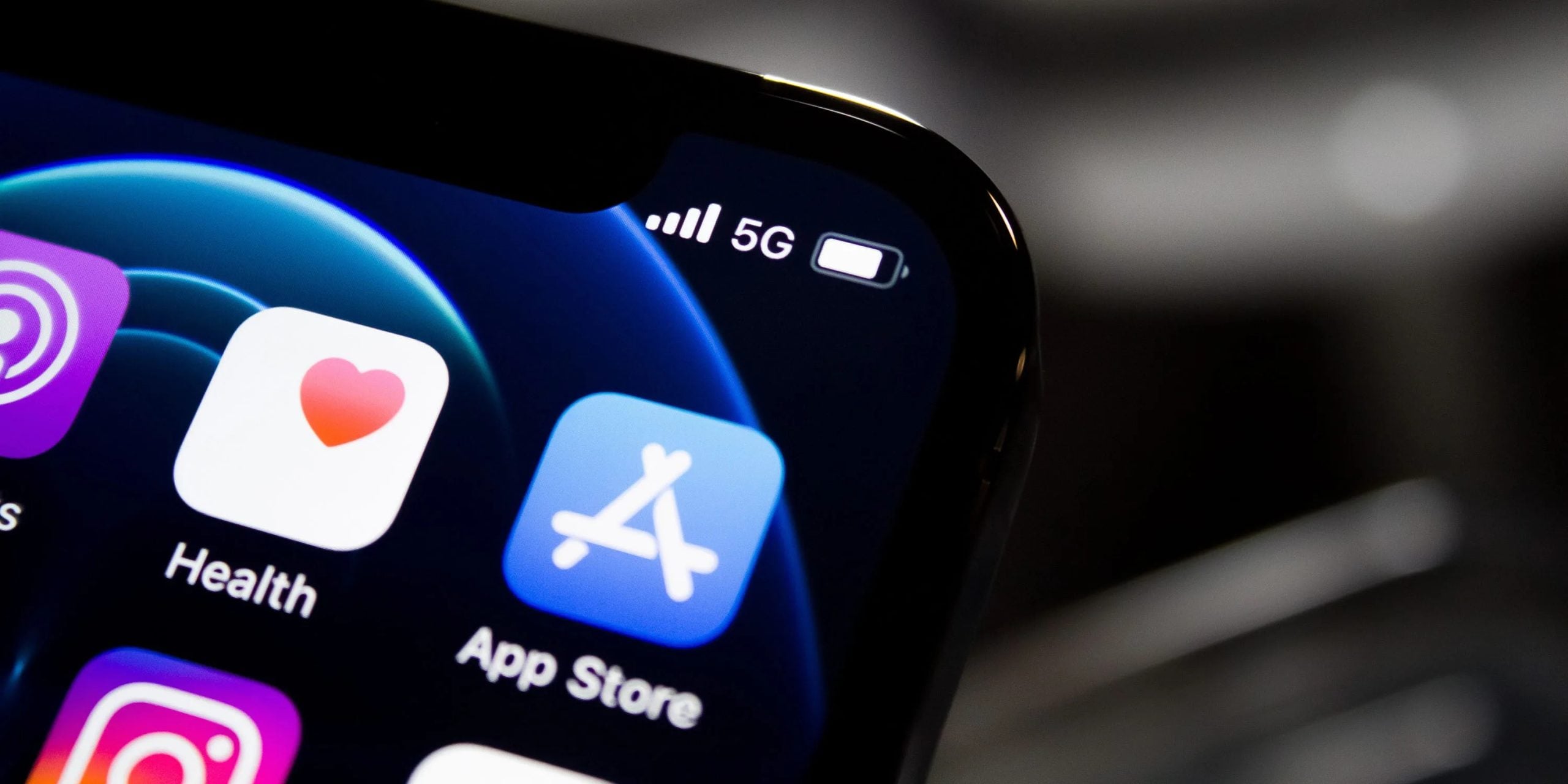 Apple pregătește o schimbare majoră în modul în care utilizatorii descoperă aplicațiile în App Store, o mutare care va avea implicații semnificative atât pentru consumatori, cât și pentru dezvoltatori