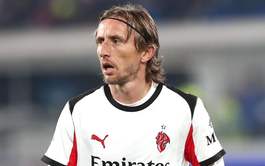 Modric consideră că penalty-ul acordat României a fost ‘nefericit’ Luka Modric, mijlocașul echipei AC Milan, a afirmat că penalty-ul acordat grupării AS Roma a fost unul ‘nefericit’ și că formația gazdă nu ar fi reușit să obțină egalarea în lipsa acestuia