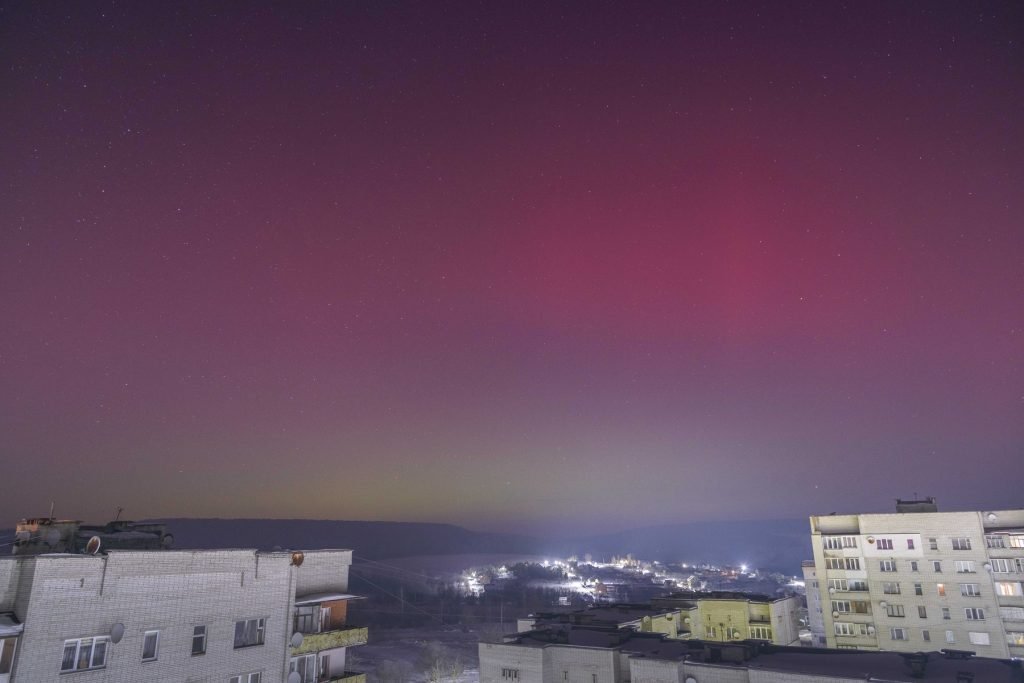 Furtună solară surprinde România: aurora boreală, vizibilă și aici!