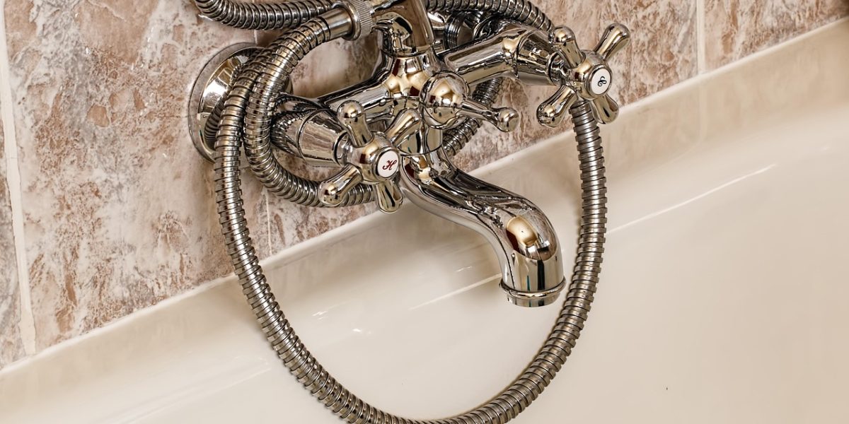 bathroom-393388_1280.jpg - StiriAlese