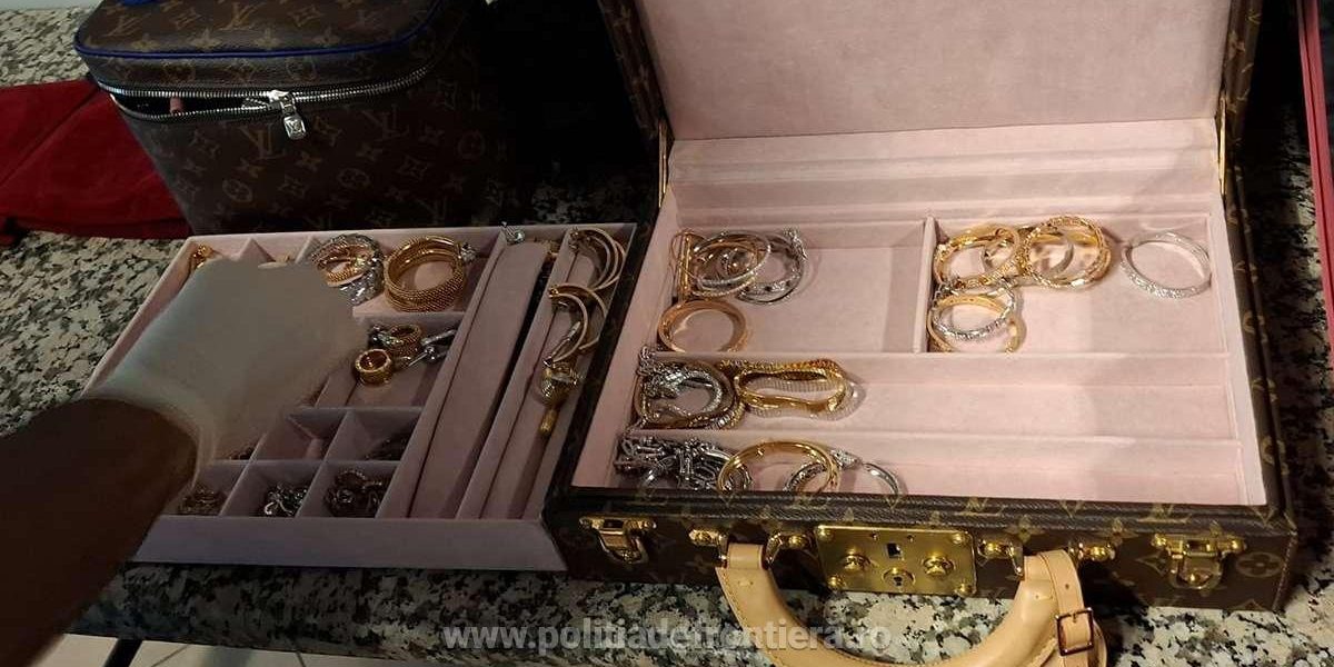 bijuterii-politia-de-frontiera.jpg - StiriAlese