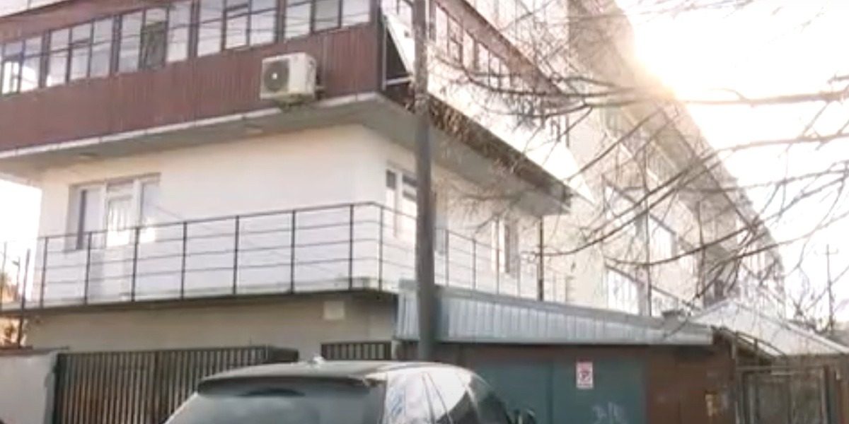 bloc-fara-curent-sector-5.jpg - StiriAlese