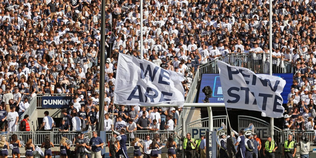 burdick-nevada-beaver-stadium-we-are-penn-state-flags-scaled.jpg - StiriAlese