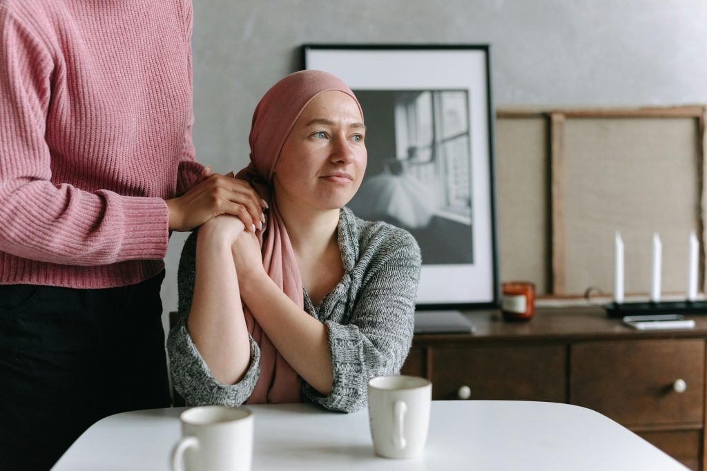 Criza cancerului în America: previziuni sumbre dar și speranțe pentru viitor Potrivit ultimului raport publicat de American Cancer Society, viitorul luptelor împotriva cancerului în Statele Unite aduce atât vești alarmante, cât și motive de optimism