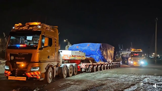 convoi-exceptional-camion-uriasul.jpg - StiriAlese