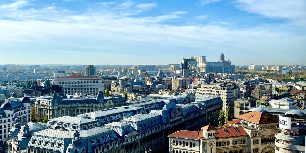 crown-fj81-DnmwVI-unsplash-scaled-e1769778537466.jpg - StiriAlese