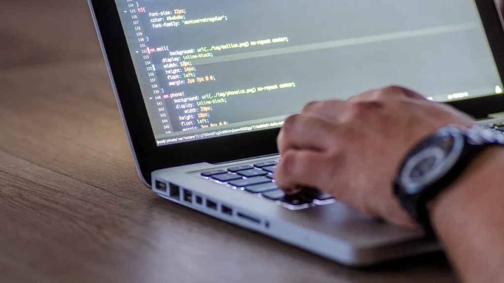 De la tutoriale pas cu pas la adevărata înțelepciune în programare: drumul complex al învățării Pentru mulți începători, drumul în universul programării începe adesea cu tutoriale