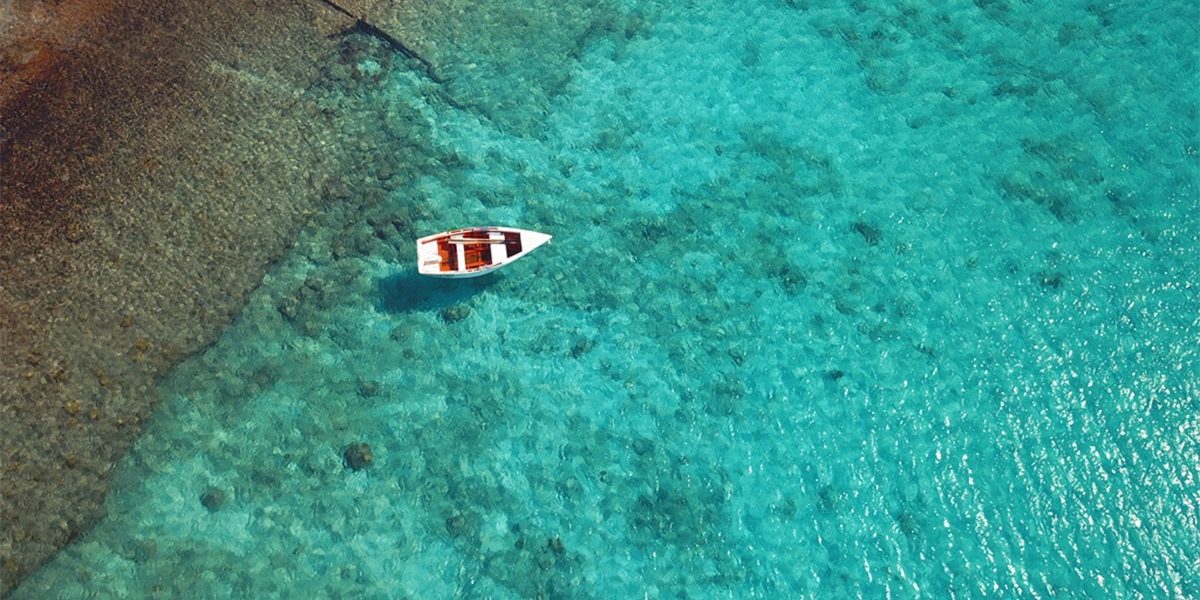 curacao-flocking-americans.jpg - StiriAlese