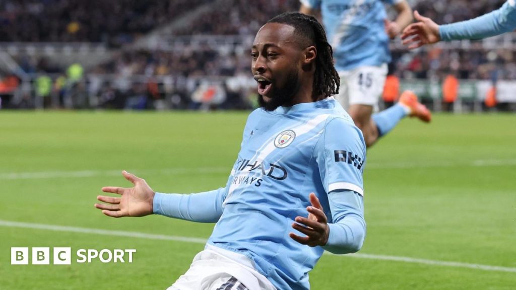 Newcastle, în căutarea unei minuni după un final dezamăgitor Echipa lui Eddie Howe a fost învinsă într-un mod dramatic în fața propriilor suporteri, după ce a primit un gol în minutul 98 al meciului din semifinale, care a lăsat fanii lui Newcastle mai degrabă descurajați decât plini de speranță