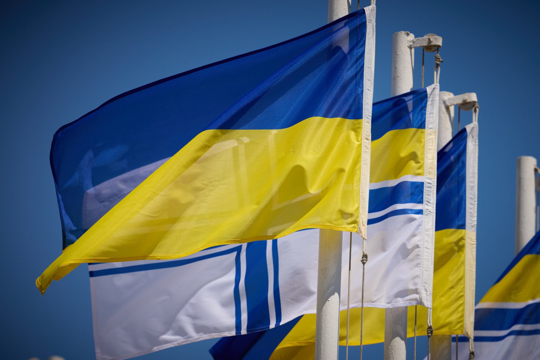 Consilierii europeni pentru securitate națională, la Kiev pentru discuții strategice de amploare Reprezentanții Consiliului European pentru Securitate Națională au sosit în Ucraina, sâmbătă, într-un moment de intensificare a dialogului diplomatic referitor la situația de securitate din regiune