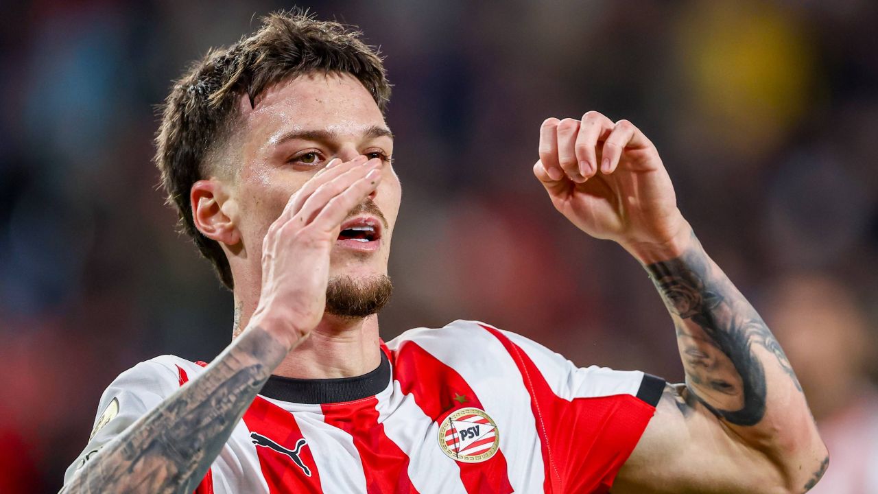 Dennis Man, criticat de olandezi: „Trebuie să impresioneze mai des”