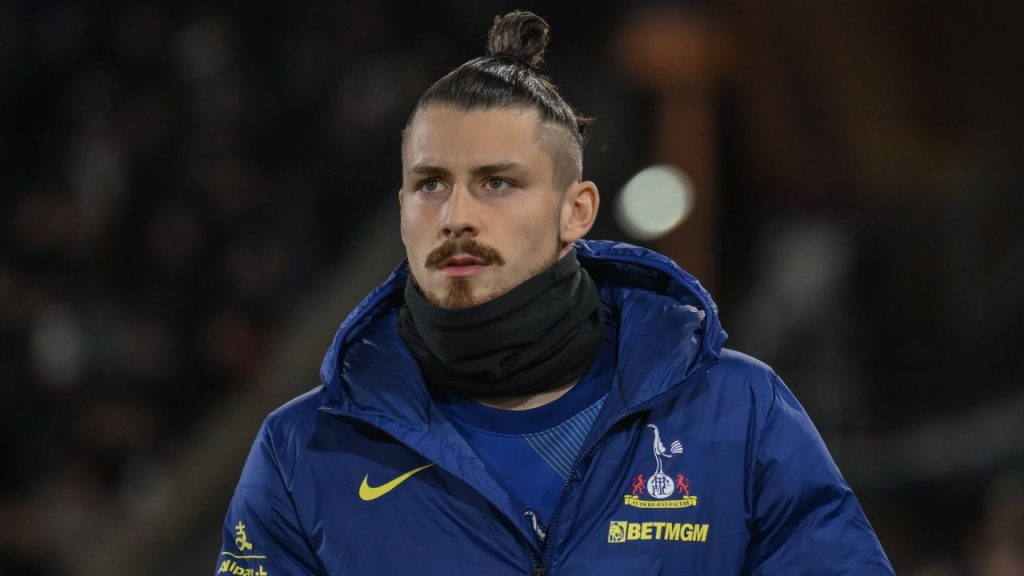 Premier League ajunge pe VOYO: O nouă eră pentru pasionații de fotbal din România Premier League, cea mai urmărită ligă de fotbal din lume, va fi disponibilă începând din această săptămână pe platforma de streaming VOYO