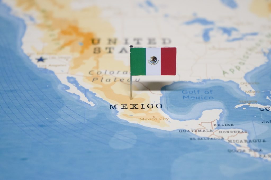 Președintele american Donald Trump a anunțat joi o schimbare majoră în strategia antinarcotice de la nivelul SUA, afirmând că forțele americane vor începe operațiuni terestre în Mexic pentru a combate direct cartelurile de droguri