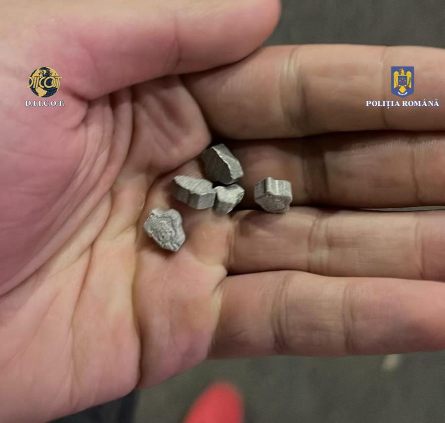 Îngrijorare în rândul specialiștilor din domeniul sănătății mintale privind capacitatea centrelor de a face față prevenirii și combaterii consumului de droguri în noul context legislativ Tensiuni și neliniști au apărut în rândul profesioniștilor din domeniul sănătății mentale, odată cu implementarea recentelor modificări legislative care transferă atribuțiile centrelor județene antidrog către noile structuri din cadrul centrelor de sănătate mintală