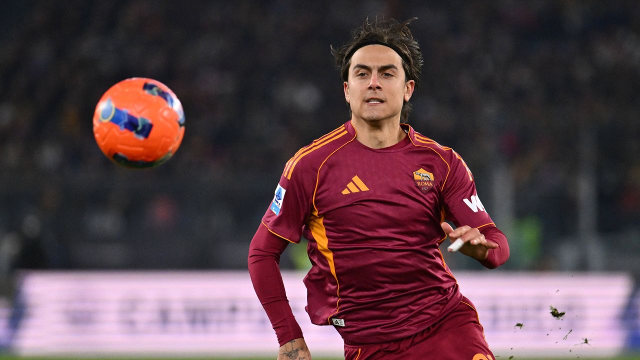 Cupa Italiei: Dybala Răspunde Așteptărilor în Fața Fanilor Meciurile din Cupa Italiei au captat atenția fanilor din întreaga țară, iar starul echipei AS Roma, Paulo Dybala, a fost din nou în centrul atenției