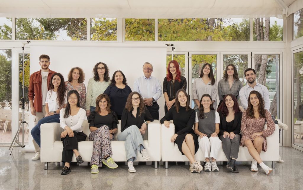 Proiect revoluționar în tratamentul cancerului de pancreas Cercetătorii de la Centrul Național de Investigații Oncologice (CNIO) din Spania au realizat un progres semnificativ în combaterea cancerului de pancreas, reușind să elimine complet tumori în modele animale, fără să apară rezistențe