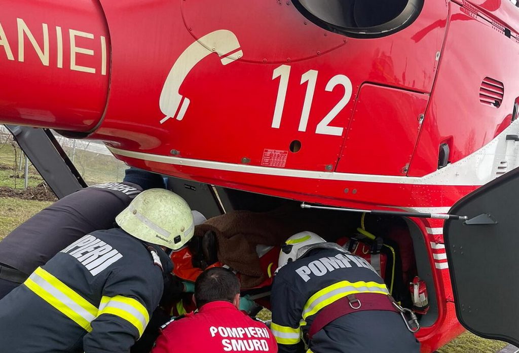 Tragedie pe șoselele din Brașov: o familie distrusă într-un accident rutier grav Un accident rutier extrem de grav s-a petrecut luni dimineața, în localitatea Poiana Mărului, județul Brașov, lăsând în urmă un bilanț sumbru de pierderi