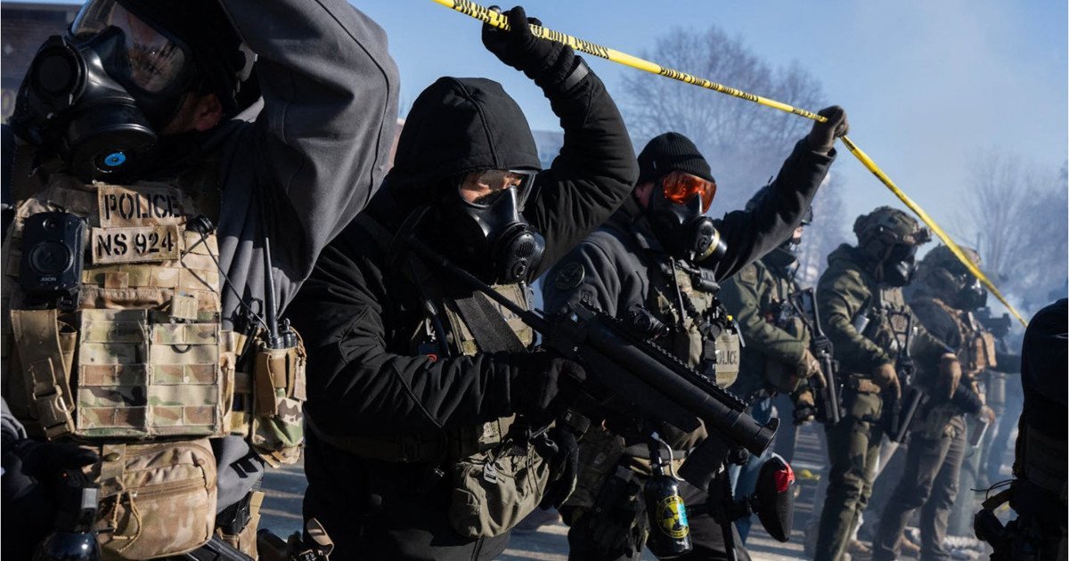 „Oraș american în dispută cu SUA: Metro Surge și lupta împotriva ocupanților”