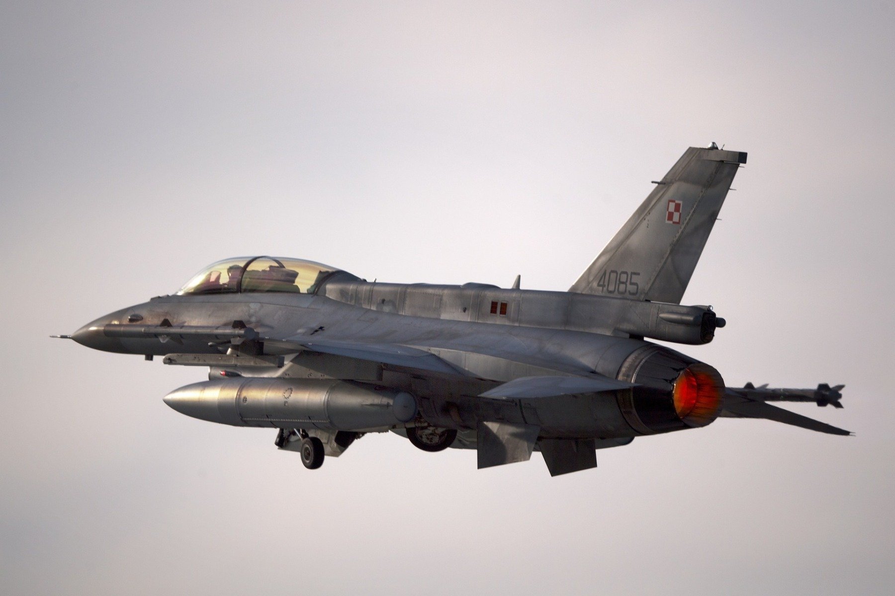 Turcia își intensifică prezența militară în Africa: avioane F-16 operate din Somalia Într-o demonstrație clară a ambițiilor sale de extindere regională, Turcia a desfășurat avioane de vânătoare F-16 în Somalia, o mutare ce marchează un nou capitol în eforturile Ankarei de a-și consolidat influența în Cornul Africii