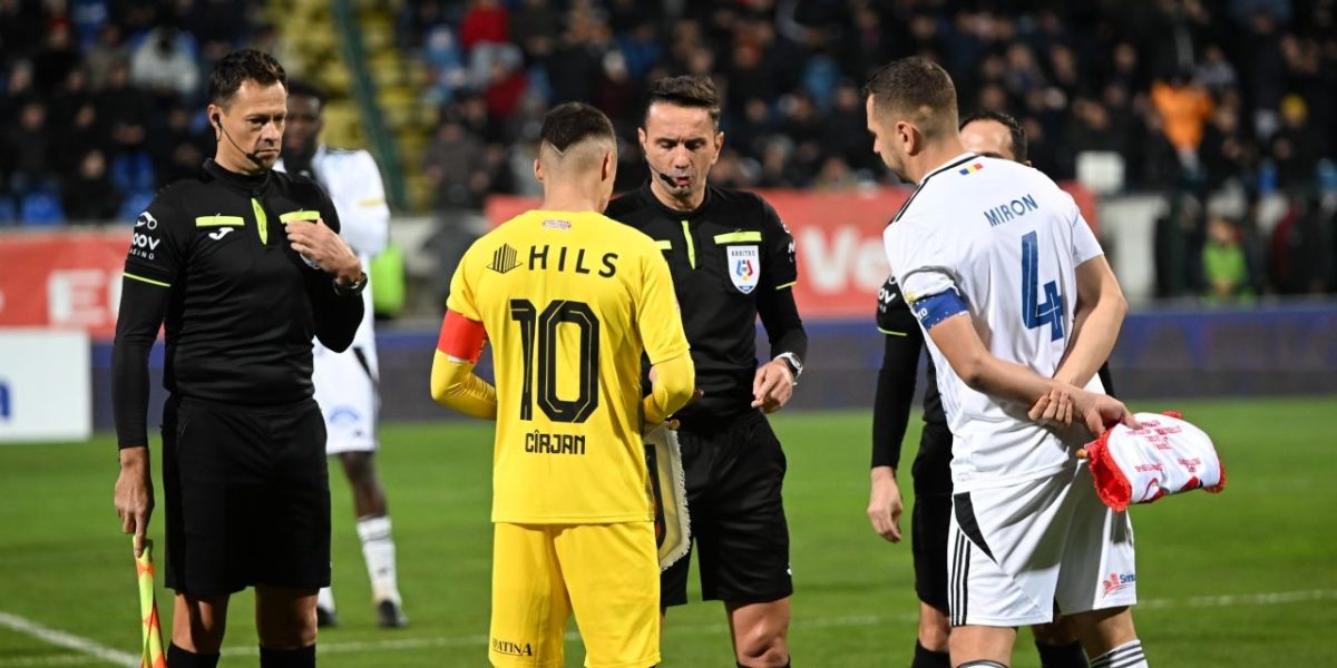 fc-botosani-dinamo-bucuresti-superliga-superbet-24112025.jpeg - StiriAlese