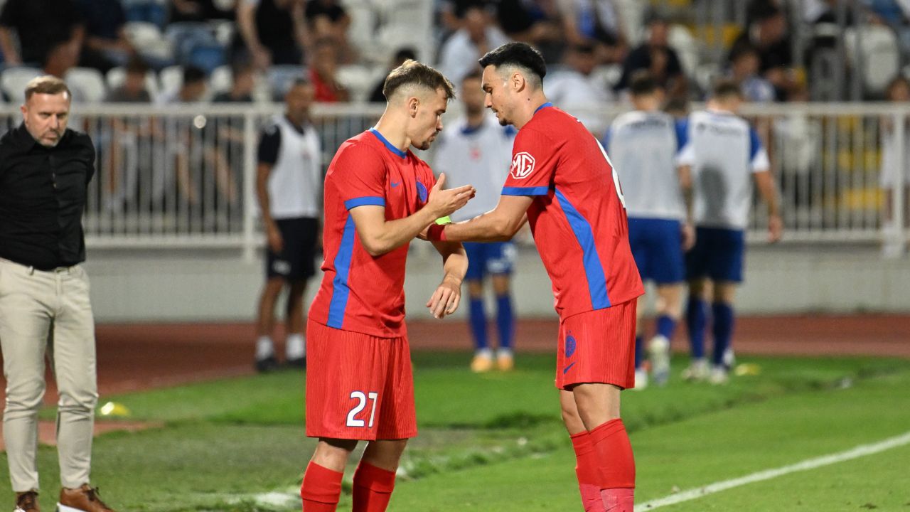 Darius Olaru despre prietenia cu Adrian Șut: „Suntem ca frații!” Darius Olaru, mijlocașul echipei FCSB, a vorbit deschis despre legătura strânsă pe care o are cu recent transferatul Adrian Șut