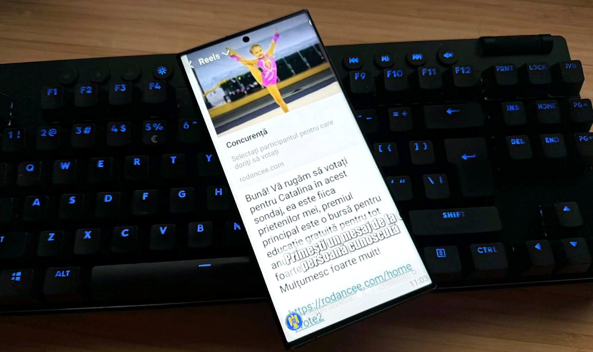 Schema de înșelăciune „vot pentru Adeline” revine în forță pe WhatsApp, amplificată de distribuiri agresive și avertismente publice, iar riscurile sunt mai mari ca niciodată