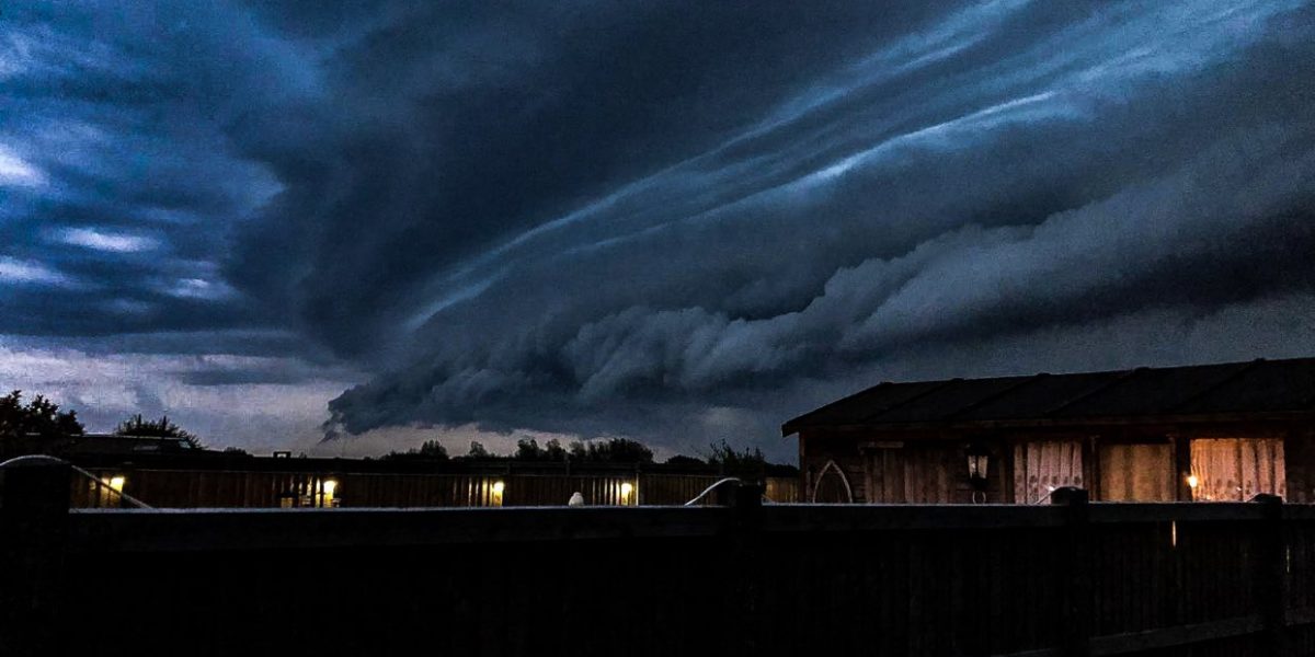 furtuna-nori-negri-vreme-rea-intuneric.jpeg - StiriAlese